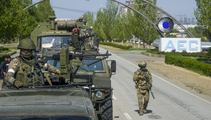 Krievijai šis ir iznīcināšanas karš, pauž Zelenskis; no kaujas zonas evakuēti 350 000 cilvēku