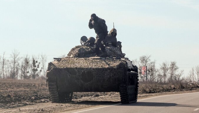 Rietumu izlūkdienesti: Ukrainā ik dienu nogalina vai ievaino 1000 krievu karavīru