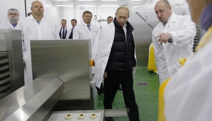 'Putina pavārs': Kas ir ASV sankcijām pakļautais 'troļļu gans' Prigožins