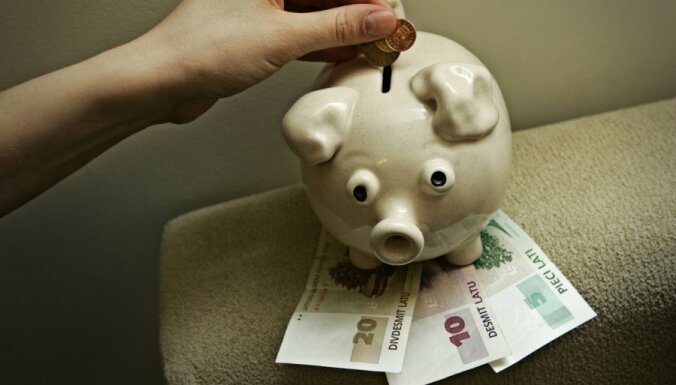 Komercbanku asociācija neatbalsta 'ātro kredītu' likmju ierobežošanu