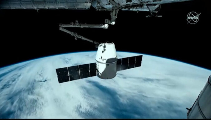 Новейший космический корабль Dragon-2 успешно состыковался с МКС