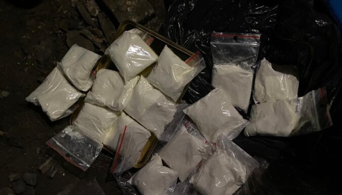 Сотрудники Налогово-таможенной полиции изъяли более 800 граммов метамфетамина