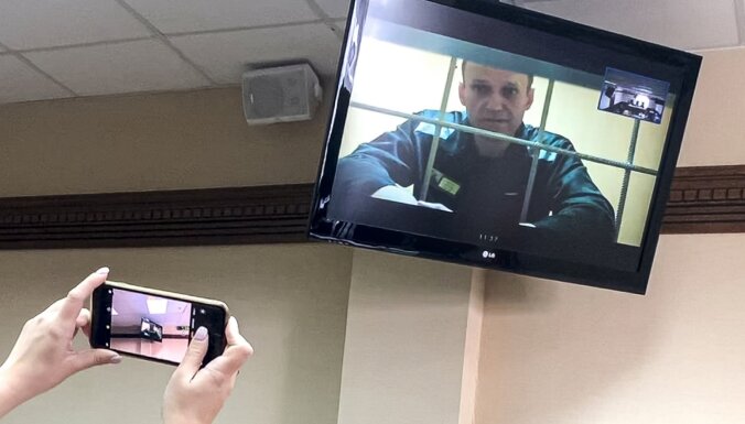 Метод психологического давления: в камеру к Навальному подселили сокамерника с неприятным запахом