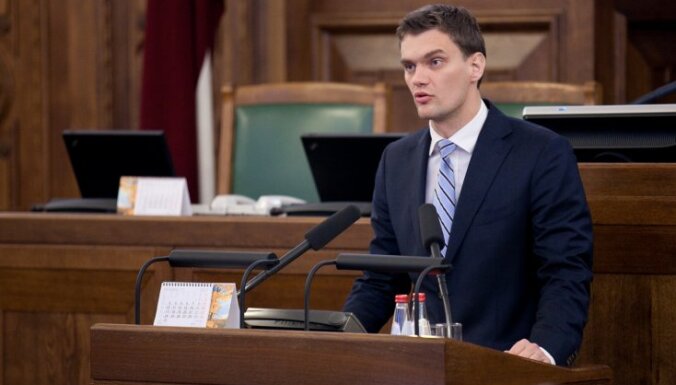 ZRP 'šķeltnieki' paziņo par SM parlamentārā sekretāra amata piešķiršanu Olšteinam; ministrija vienošanos noliedz (plkst.21:05)
