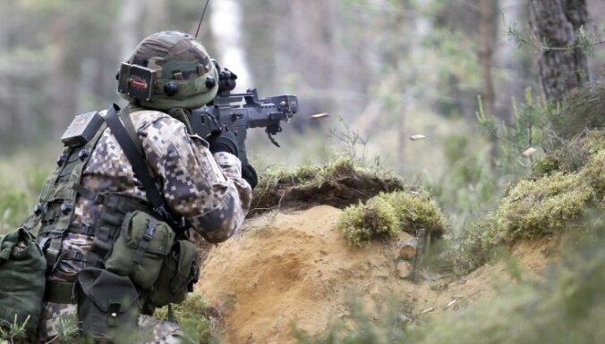 Исследование: страну в случае нападения готовы защищать более половины латвийцев