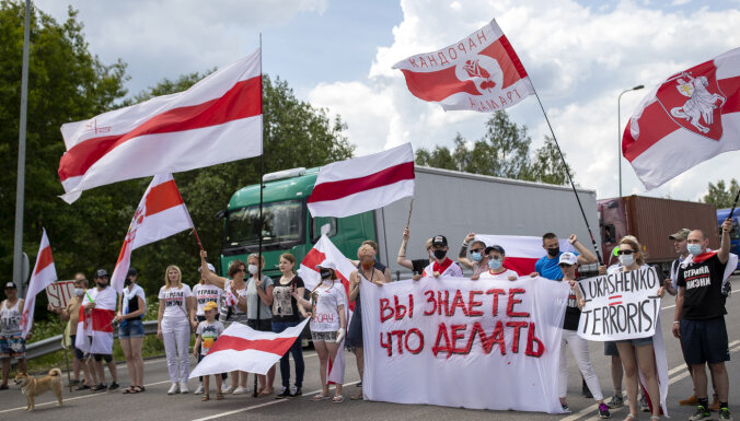 В Беларуси хотят лишать гражданства политических эмигрантов