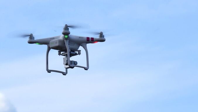 Полиция за полтора часа с помощью дрона выявила в Риге 12 агрессивных водителей