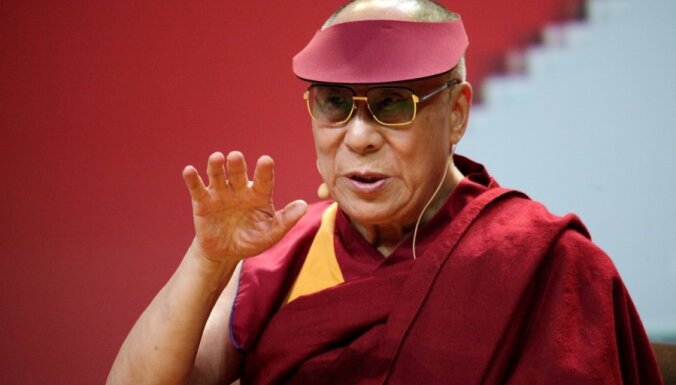 Dalailama: Putins ir pārlieku egocentrisks un grib 'atjaunot Berlīnes mūri'