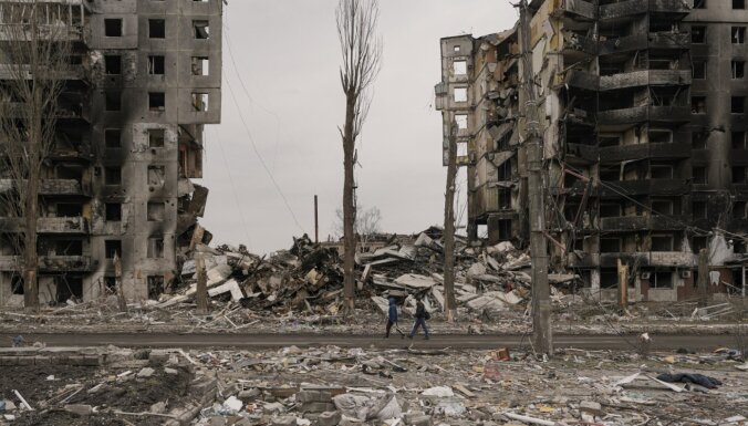 Ukrainā sestdien pa humānajiem koridoriem evakuēti vairāk nekā 1400 cilvēku