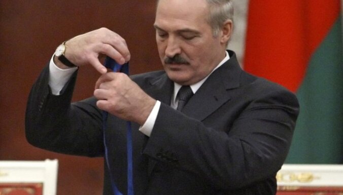 Лукашенко отключил российское ТВ