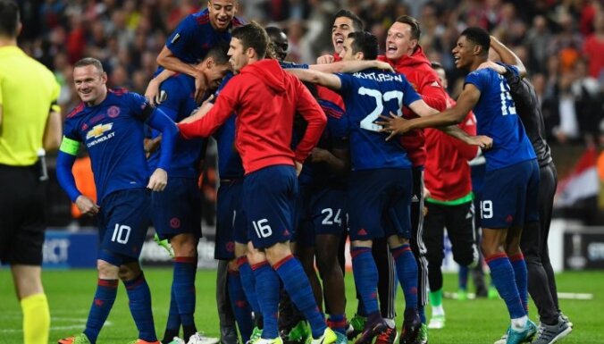 Mančestras 'United' emocionālā UEFA Eiropas līgas finālā nodrošina ceļazīmi uz Čempionu līgu