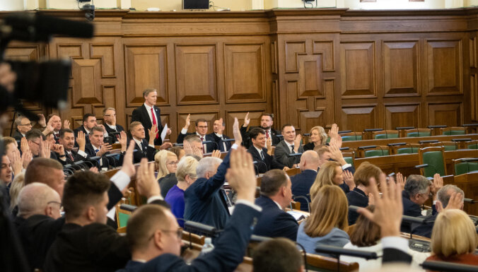 Juridiskā komisija bloķē jautājumu par ministru biedriem un jaunu ministriju (plkst.11.30)