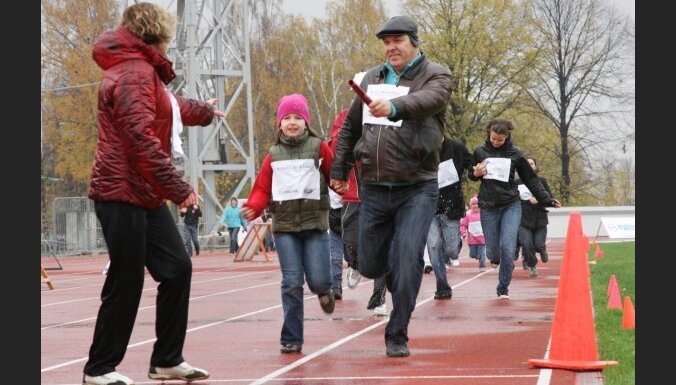 Latvija sasniegusi jaunu Ginesa rekordu 100 metru stafetes skrējienā