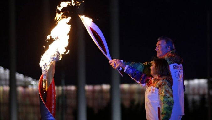 Foto: Krāšņa ceremonija ieskandina Soču olimpiskās spēles