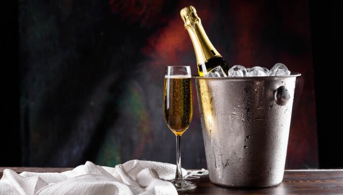 Kā saglabāt burbulīšus un kādas glāzes izvēlēties – praktiski par šampanieša  lietošanu - DELFI