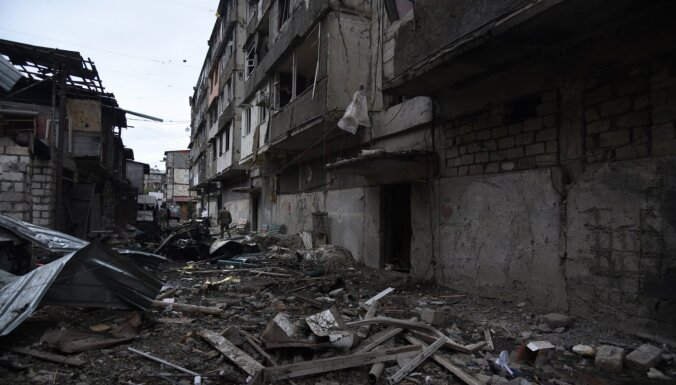 Война в Карабахе, день 12-й: ранены журналисты, погиб герой самого известного фото войны