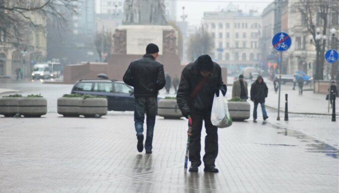 'Čekas maisi' ciet, Latvija joprojām viena no trūcīgākajām ES, Kima tēvoča 'negods'