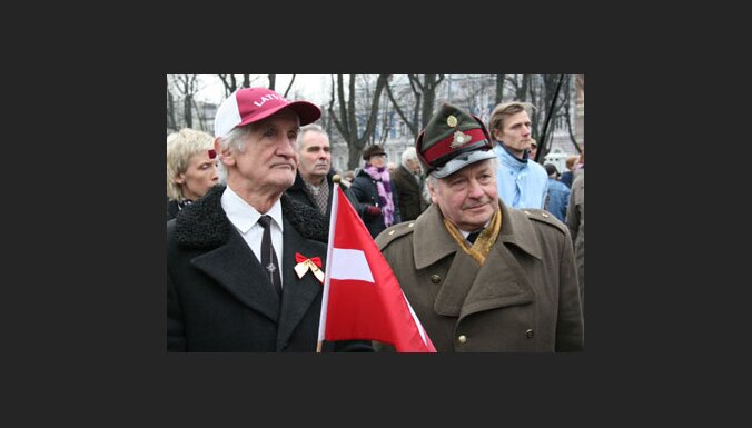Эстонские антифашисты против шествия легионеров