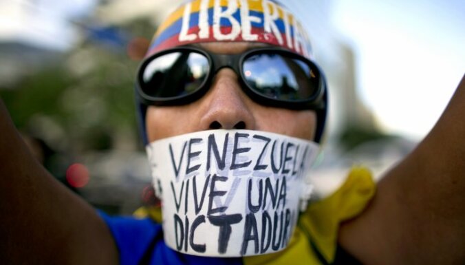 ES vienojas melnajam sarakstam pievienot Venecuēlas amatpersonas