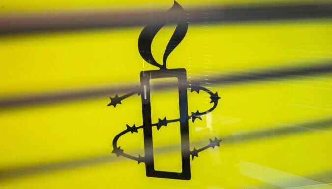 Скандал вокруг обвинений Amnesty против Украины: могут ли ВСУ использовать школы и больницы
