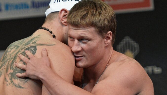 Поветкин победил румына и стал претендентом на пояс чемпиона WBA