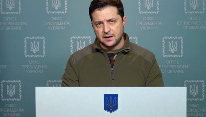 Zelenskis aicina ES uzņemt Ukrainu; mudina Krievijas karavīrus nolikt ieročus