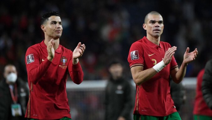 Portugāles un Polijas futbolisti iekļūst Pasaules kausa finālturnīrā