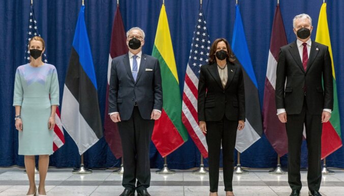 ASV viceprezidente Baltijas valstīm apliecina ciešu Vašingtonas apņēmību ievērot NATO 5. pantu