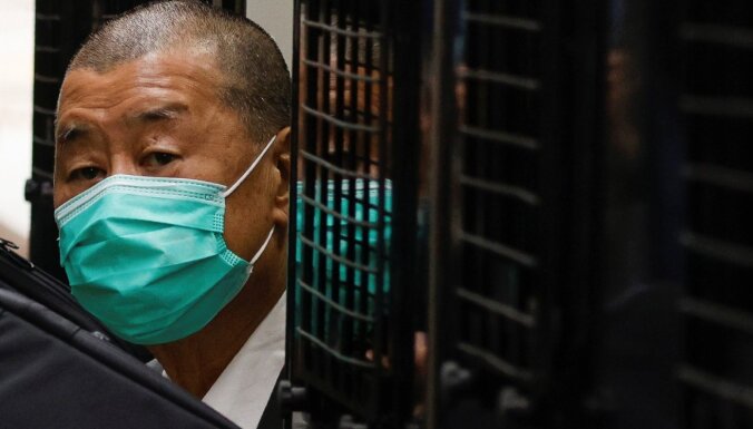 Par Tjaņaņmeņas piemiņas pasākumu Honkongas magnātam piespriež 13 mēnešus cietumā