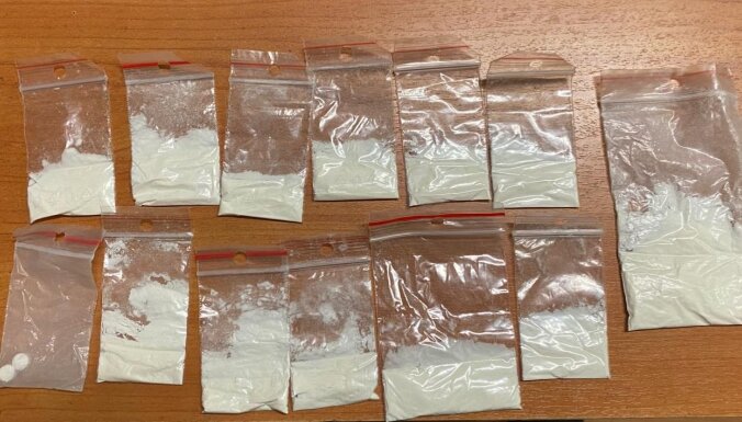 Рига: полиция изъяла у двух мужчин около 500 граммов метамфетамина