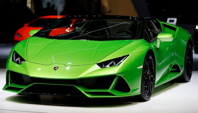 PSG jaunais poļu vārtsargs Bulka sadauza jaudīgu 'Lamborghini'