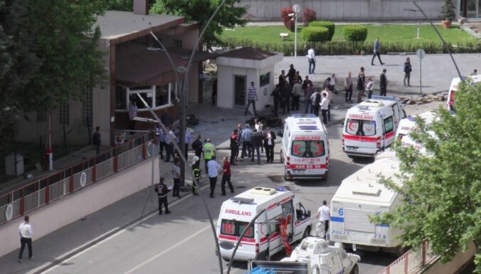 Turcijas dienvidaustrumos notikuši divi uzbrukumi karavīriem un policistiem