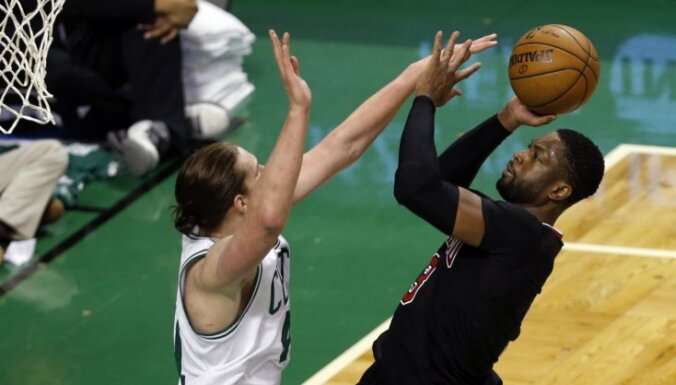 'Bulls' NBA 'play-off' otro reizi pārspēj Austrumu konferences uzvarētāju 'Celtics'