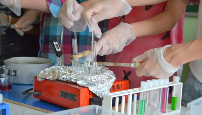 Skolēniem iespēja pieteikties budžeta vietām 'Laboratorium Zinātnes skolā'