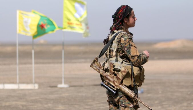 Karte: Kurdi lenc 'Daesh' kontrolētās pilsētas; džihādisti villojas savā starpā