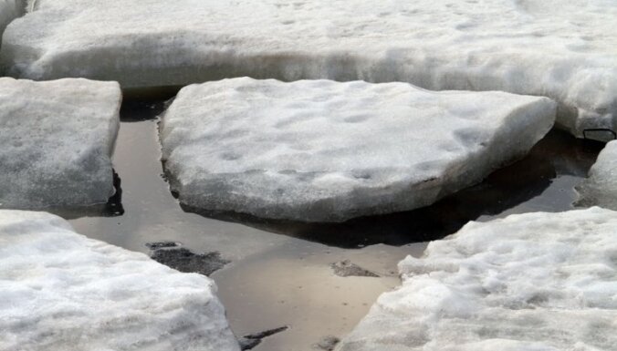 У берегов Латвии образовался непрочный лед