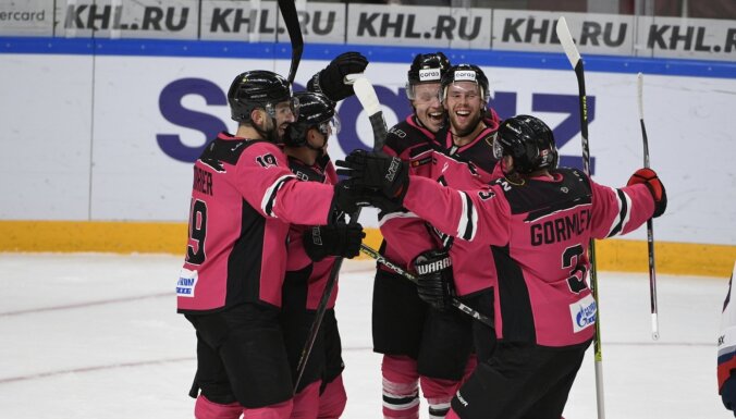 Rīgas 'Dinamo' pēc vēl vienas rezultatīvas uzvaras pietuvojas 'play-off' zonai