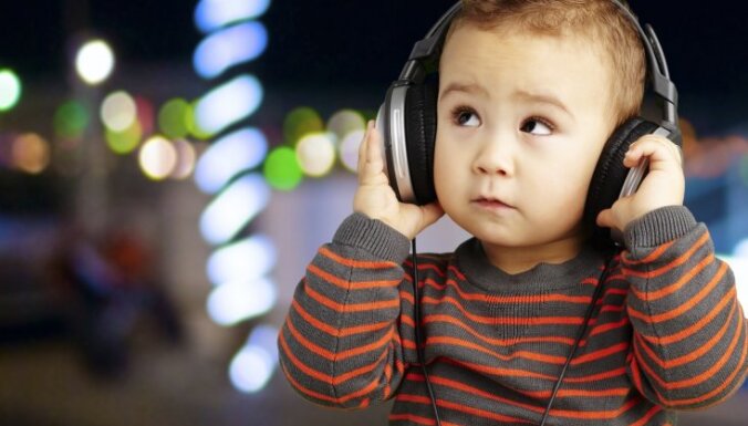 Kāpēc ir svarīgi attīstīt bērna dzirdes uztveri un atmiņu līdz skolas vecumam?