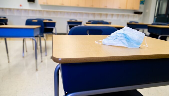 Директор: пандемия вынуждает школы переводить целые классы на удаленное обучение