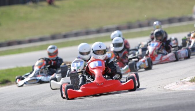 Septiņām skolām bez maksas piešķirs kartingus dalībai autosporta sacensībās