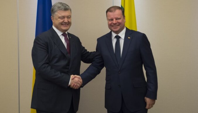 Порошенко и премьер Литвы обсудили работу по недопущению реализации "Северного потока-2"