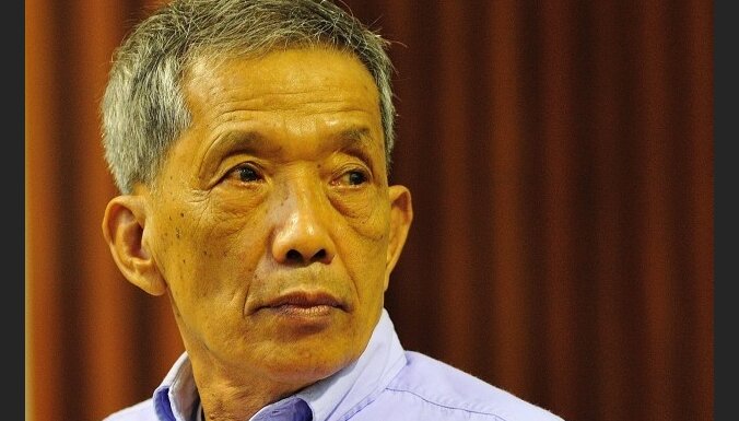 Kambodžas sarkano khmeru cietuma vadītājam piespriež 30 gadu cietumsodu
