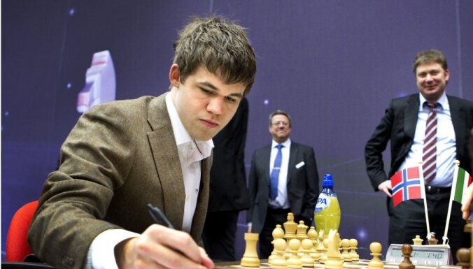 В фантастической развязке права сыграть за шахматную корону добился Карлсен