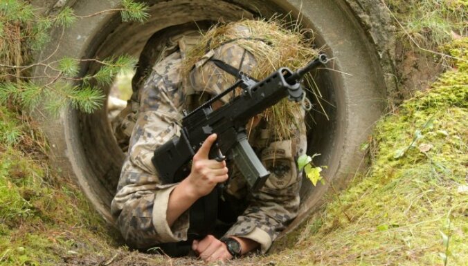 "Пушечное мясо" или "краеугольный камень"? Почему Латвия строит оборону на базе Земессардзе