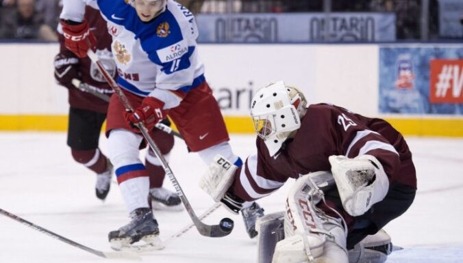 Latvijas U-20 hokejisti ielaiž deviņus vārtus no Krievijas vienaudžiem