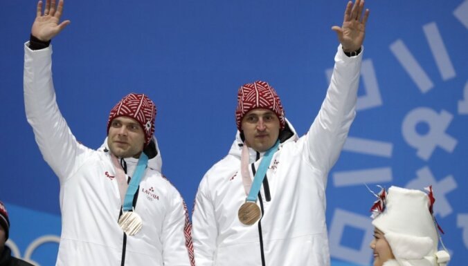 Olimpiskajiem medaļniekiem Melbārdim/Strengam lielākā naudas balva par sasniegumiem sportā