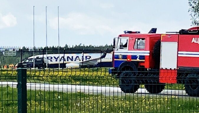 Свидетель захвата рейса Ryanair властями Беларуси сбежал в Польшу с мигрантами