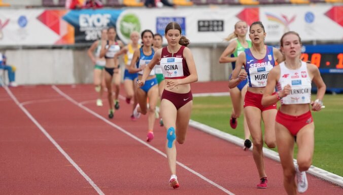 Foto: Jaunatnes vasaras olimpiskajās spēlēs Ošiņa gūst bronzu 1500 metru skrējienā