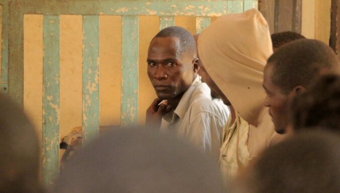 Malāvijas 'hiēnai' pēc atmaskojošā stāsta par seksu ar nepilngadīgajām piespriests cietumsods