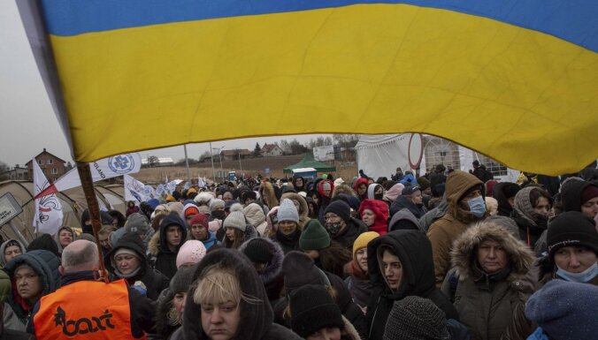 Украинские беженцы получат единовременное пособие в размере 500 евро при устройстве на работу